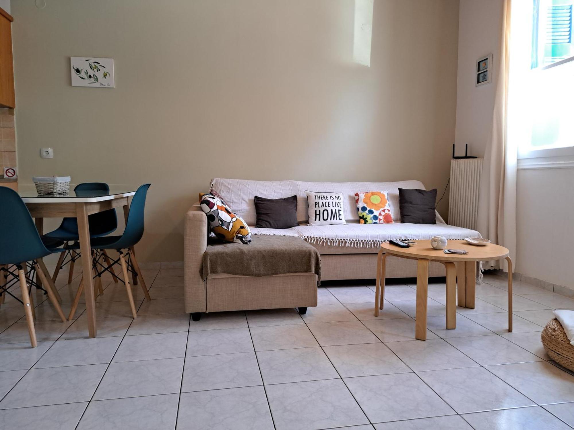 Family Stone Apartment Kyparissía Eksteriør bilde